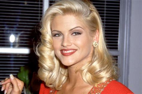 anna nicole smith bikini